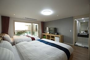 Cheonjiyeon Crystal Hotel