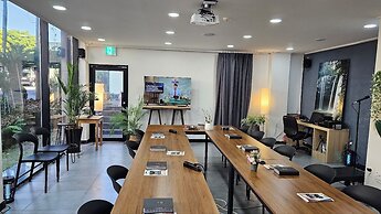 Cheonjiyeon Crystal Hotel