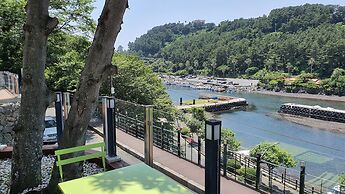 Cheonjiyeon Crystal Hotel