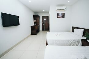 Golden Light Hotel