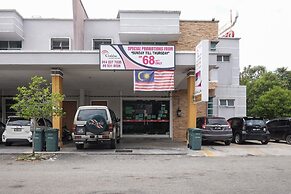 Super OYO 89930 Golden Guest House