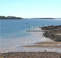 Redclyffe Shore Motor Inn