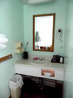 Redclyffe Shore Motor Inn