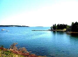 Redclyffe Shore Motor Inn