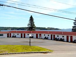 Redclyffe Shore Motor Inn