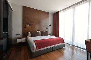 Hotel Love It CAS Consulate
