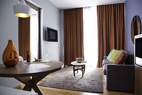 Hotel Love It CAS Consulate