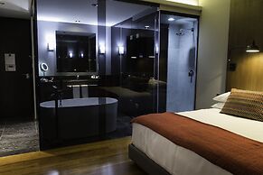 Hotel Love It CAS Consulate