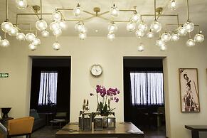 Hotel Love It CAS Consulate