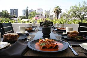 Hotel Love It CAS Consulate