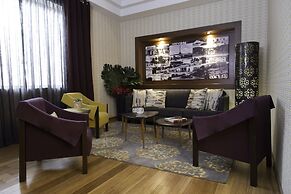 Hotel Love It CAS Consulate