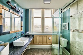 City Hall Grand Hotel