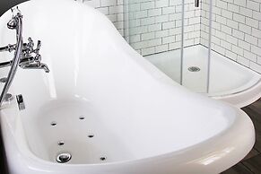 City Hall Grand Hotel