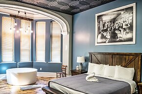 City Hall Grand Hotel