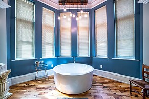 City Hall Grand Hotel