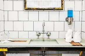 City Hall Grand Hotel