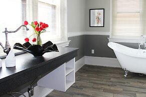 City Hall Grand Hotel