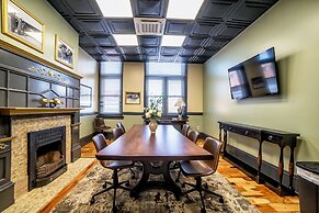 City Hall Grand Hotel