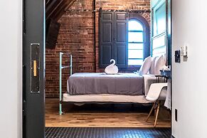 City Hall Grand Hotel