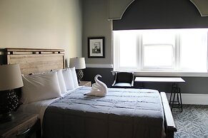 City Hall Grand Hotel