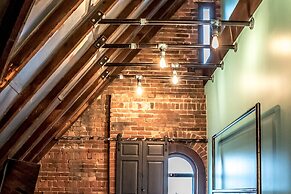 City Hall Grand Hotel