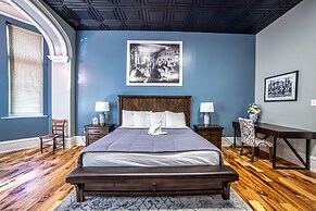 City Hall Grand Hotel