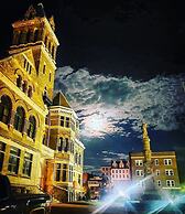 City Hall Grand Hotel