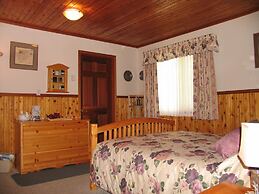 Blue Grouse Country Inn Bed & Breakfast