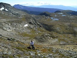 Blue Grouse Country Inn Bed & Breakfast