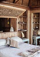 Dar Danse the Bubble on the Beach