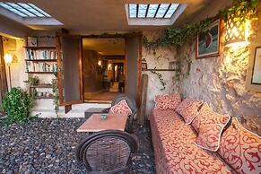 Dar Danse the Bubble on the Beach