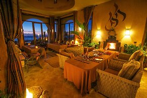 Dar Danse the Bubble on the Beach