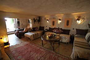 Dar Danse the Bubble on the Beach