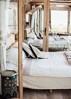 Dar Danse the Bubble on the Beach