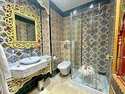 Royal Victoria - Ex British Embassy