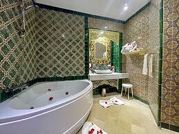 Royal Victoria - Ex British Embassy