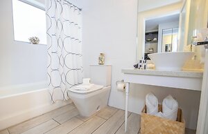 Waterside Hotel and Suites