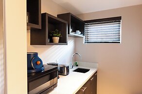 Waterside Hotel and Suites