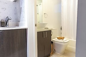 Waterside Hotel and Suites