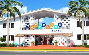 Waterside Hotel and Suites