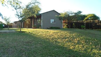 Ditlhapi Guest House