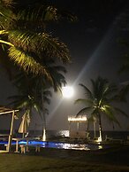 Peninsula Beach Club Hotel