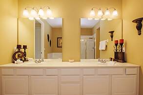 3BD 2BA Sleeps 8 Platinum RVC30203 Bedroom RHOF