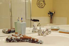 3BD 2BA Sleeps 8 Platinum RVC30203 Bedroom RHOF