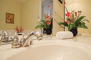 3BD 2BA Sleeps 8 Platinum RVC30203 Bedroom RHOF