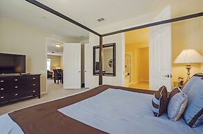 3BD 2BA Sleeps 8 Platinum RVC30203 Bedroom RHOF