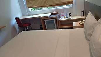 Kyriad Arra Hotel Cepu