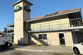 Days Inn by Wyndham Bakersfield