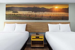 Days Inn by Wyndham Bakersfield