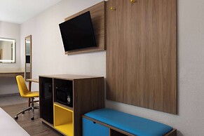 Days Inn by Wyndham Bakersfield